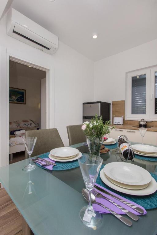 Riva 2 Apartment Krapanj Exterior photo